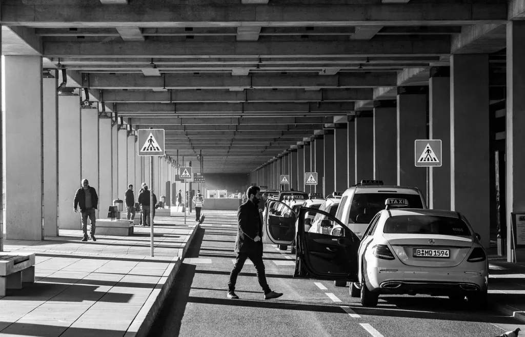 How to Get from Keflavik Airport to Reykjavik 2 Private taxi transfer from Keflavik Airport